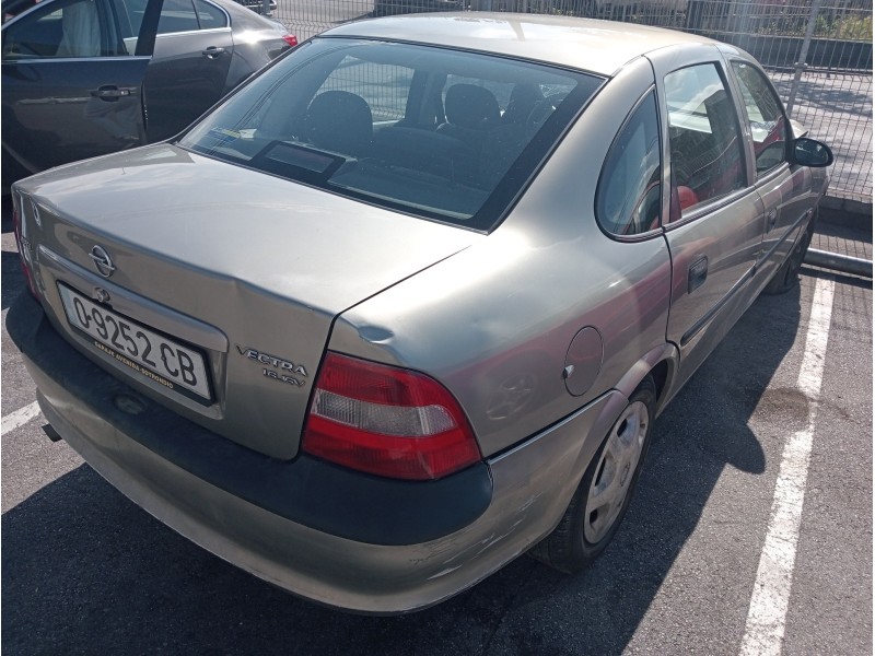 opel vectra b berlina del año 1999