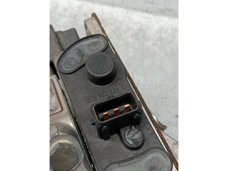 Recambio de caudalimetro para audi coupe (8b3) básico referencia OEM IAM 0438121085 054133353A 0438101029