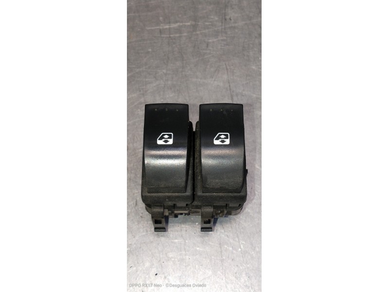 Recambio de mando elevalunas delantero izquierdo para renault trafic combi (ab 4.01) 29 ln combi9 acristalado referencia OEM IAM