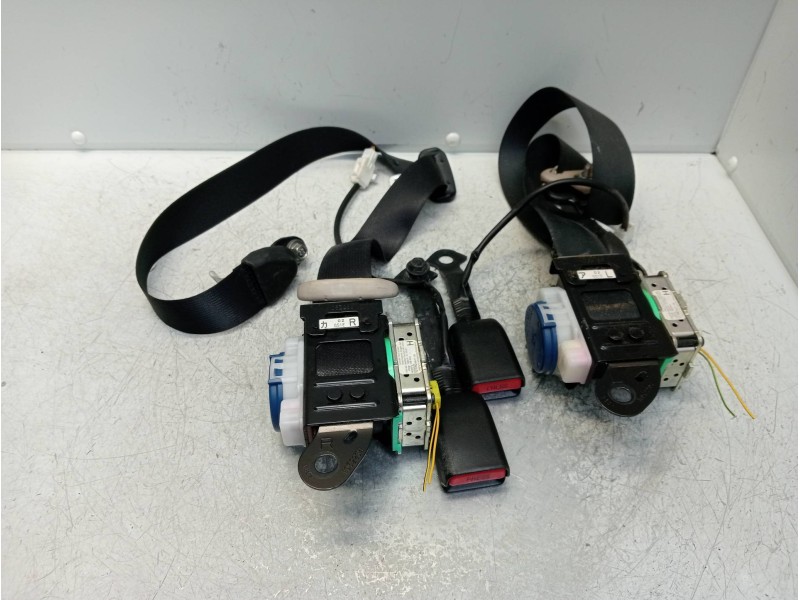 Recambio de juego cinturones delantero para mazda 6 lim. (gh) 2.0 crtd 140cv active (5-ptas.) referencia OEM IAM   