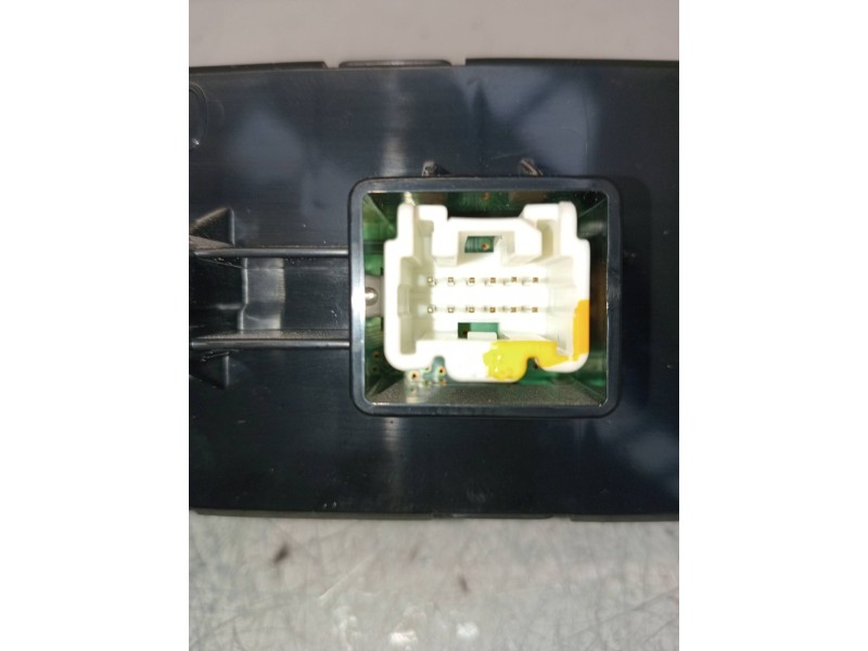 Recambio de pantalla multifuncion para mazda 6 lim. (gh) 2.0 crtd 140cv active (5-ptas.) referencia OEM IAM GAA9611J0  