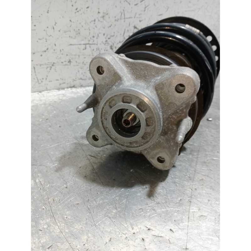 Recambio de amortiguador delantero derecho para bmw serie 3 berlina (g20) 320d referencia OEM IAM 22330890  ESTA UN POCO DOBLADO