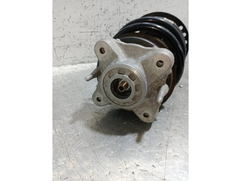 Recambio de amortiguador delantero derecho para bmw serie 3 berlina (g20) 320d referencia OEM IAM 22330890  ESTA UN POCO DOBLADO