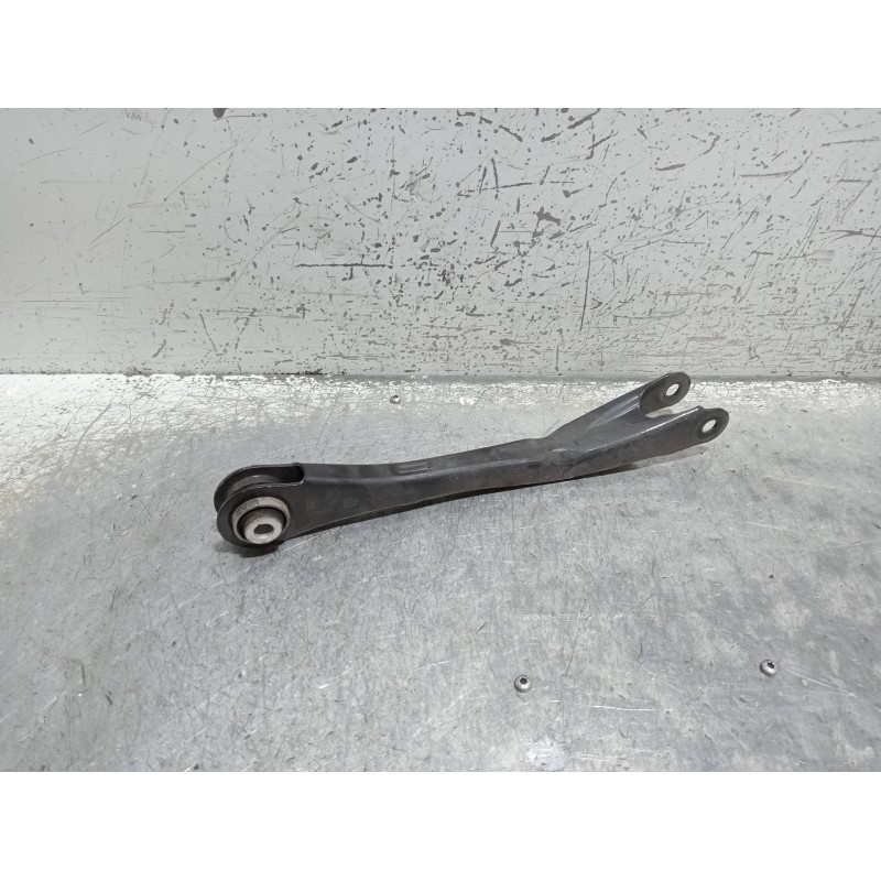 Recambio de brazo suspension inferior trasero izquierdo para bmw serie 3 berlina (g20) 320d referencia OEM IAM 687864101  