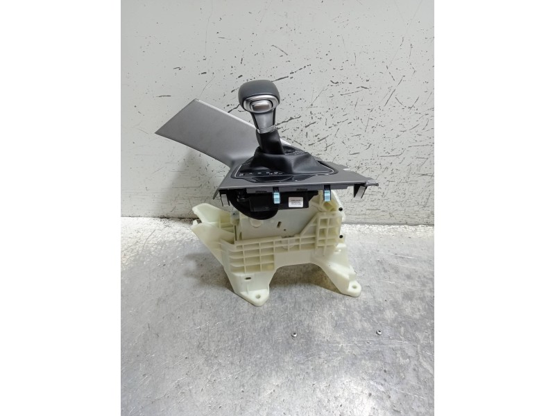 Recambio de palanca cambio para kia niro business referencia OEM IAM 46701D4430  