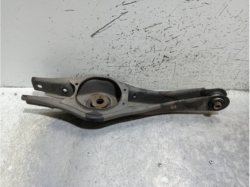Recambio de brazo suspension inferior trasero derecho para kia niro business referencia OEM IAM 55220G2100  