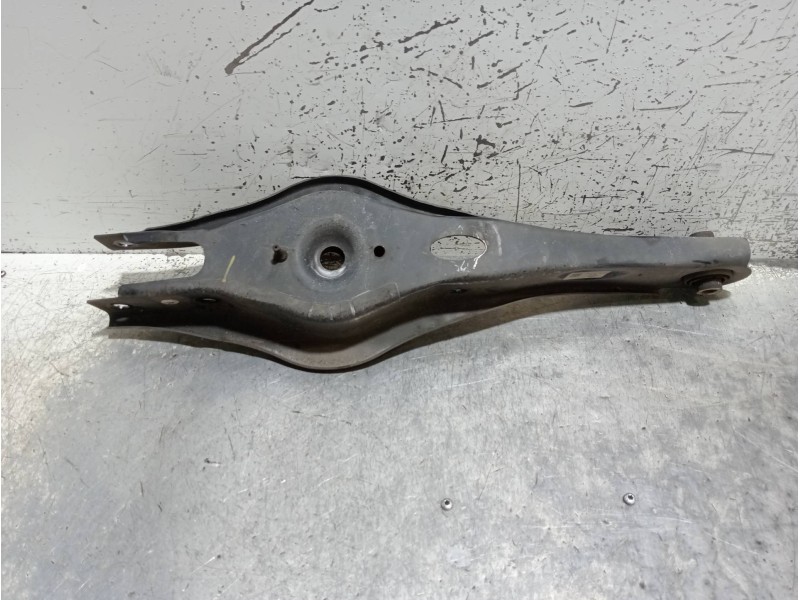 Recambio de brazo suspension inferior trasero izquierdo para kia niro business referencia OEM IAM 55210G2100  