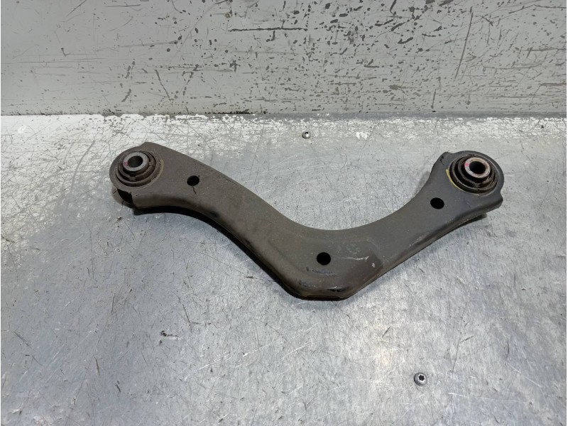 Recambio de brazo suspension superior trasero derecho para kia niro business referencia OEM IAM 55101G2100  