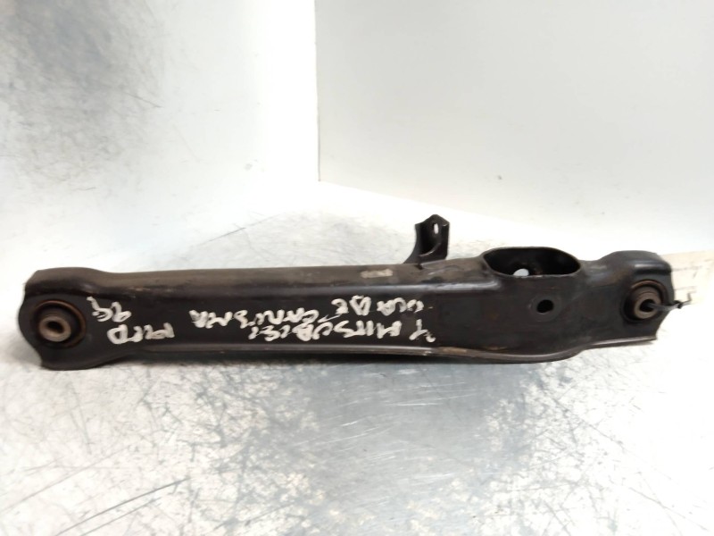 Recambio de brazo suspension inferior trasero derecho para mitsubishi carisma berlina 4 (da0) 1.9 turbodiesel referencia OEM IAM