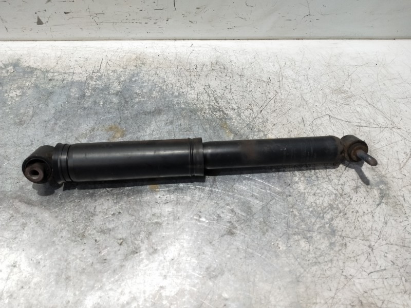 Recambio de amortiguador trasero para renault scenic ii authentique referencia OEM IAM 8200367540  