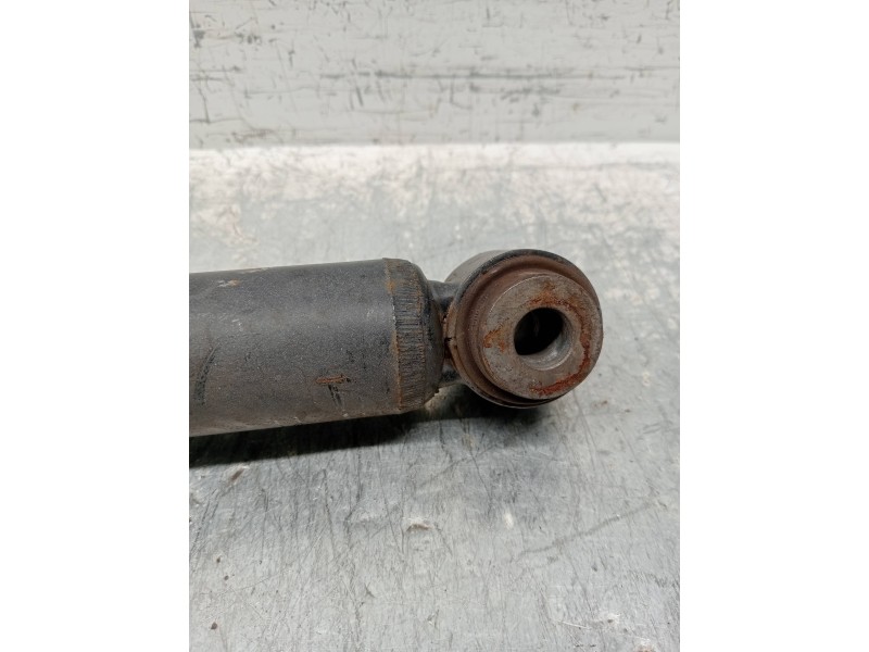 Recambio de amortiguador trasero derecho para renault fluence expression referencia OEM IAM 562100664R 814901001872 