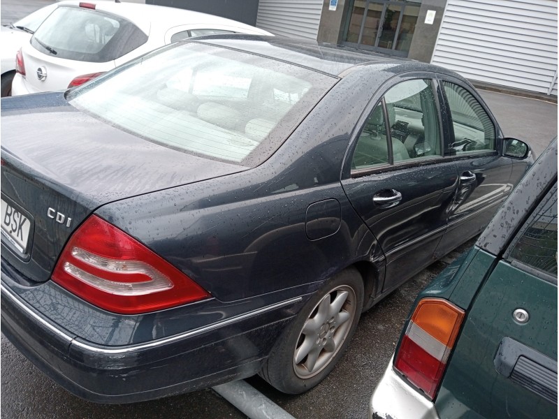 mercedes clase c (w203) berlina del año 2002