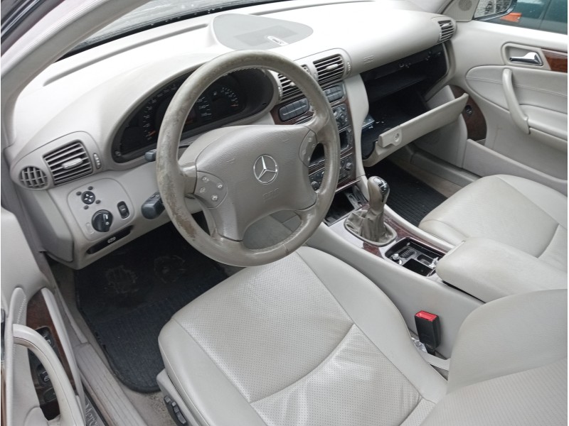 mercedes clase c (w203) berlina del año 2002