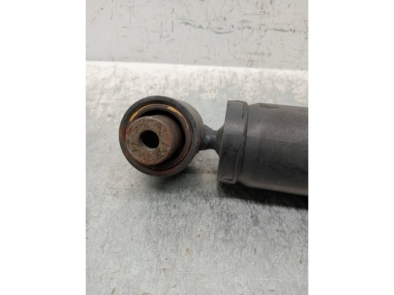 Recambio de amortiguador trasero izquierdo para renault fluence expression referencia OEM IAM 562100664R 814901001872 