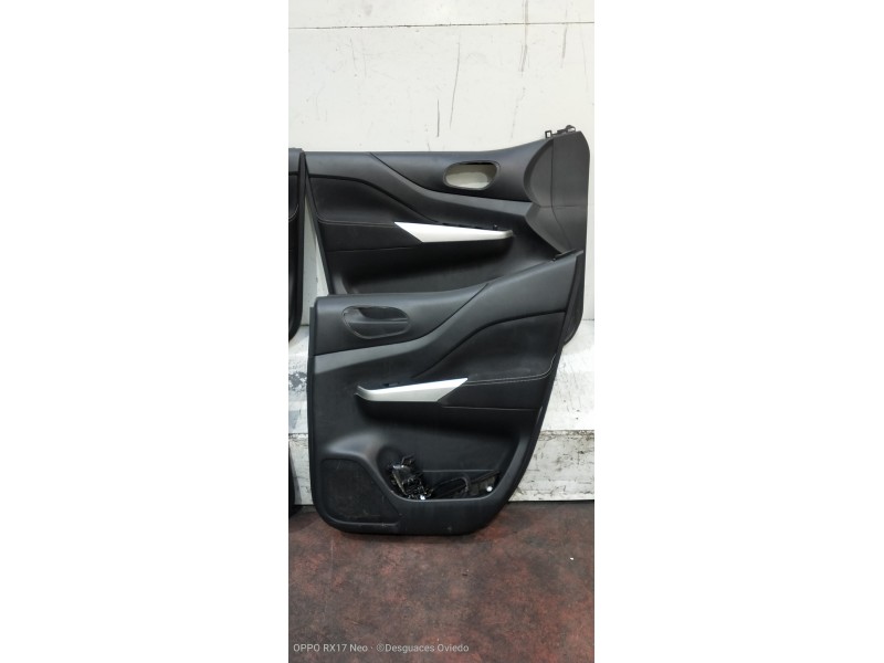 Recambio de juego tapizados / cartoneras para nissan navara pick-up d23 2.3 dci referencia OEM IAM   