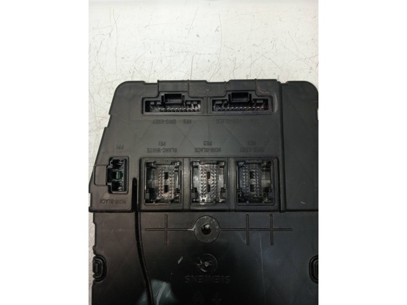 Recambio de caja reles / fusibles para renault scenic ii authentique referencia OEM IAM 8200309693 S118400310L 