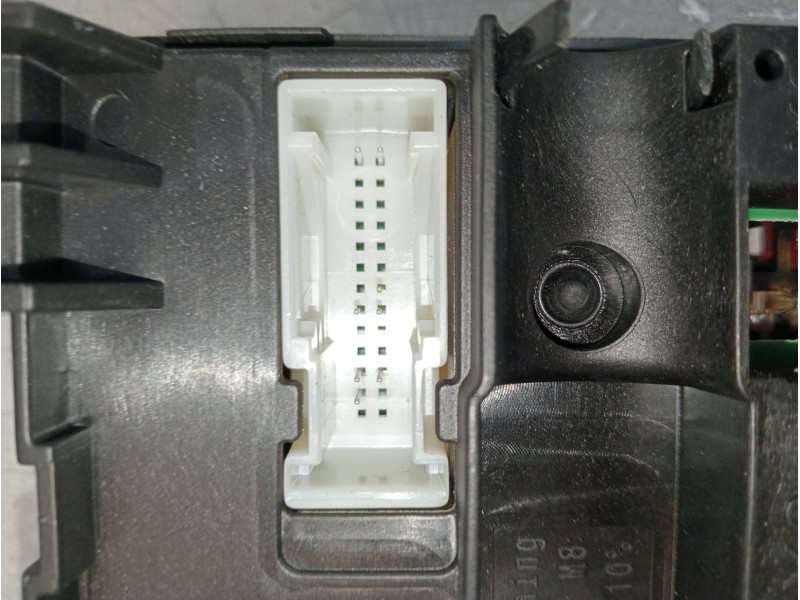 Recambio de caja reles / fusibles para bmw serie 3 berlina (g20) 320d referencia OEM IAM 6114871571901 P00166270AD. 61358795477 