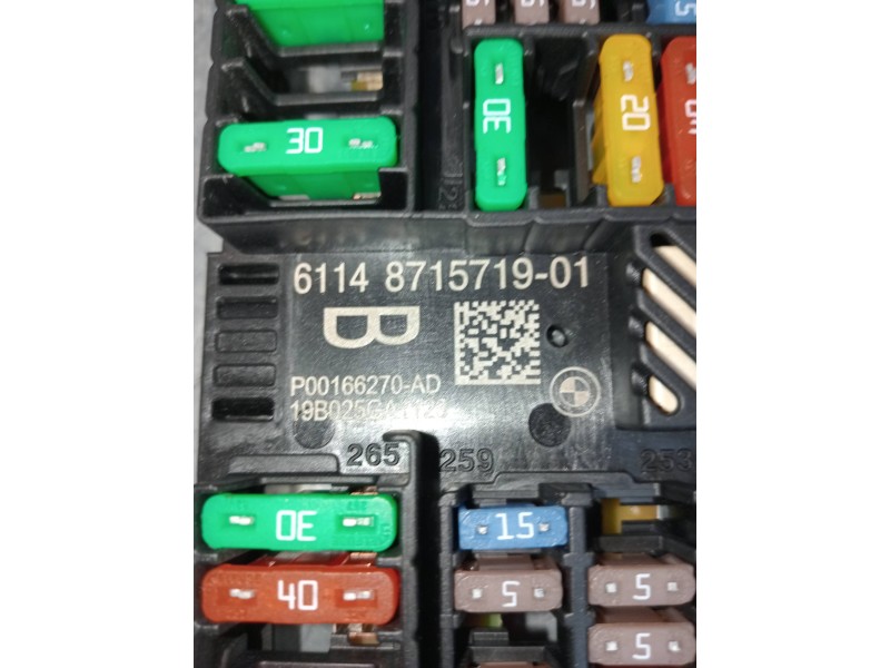 Recambio de caja reles / fusibles para bmw serie 3 berlina (g20) 320d referencia OEM IAM 6114871571901 P00166270AD. 61358795477 