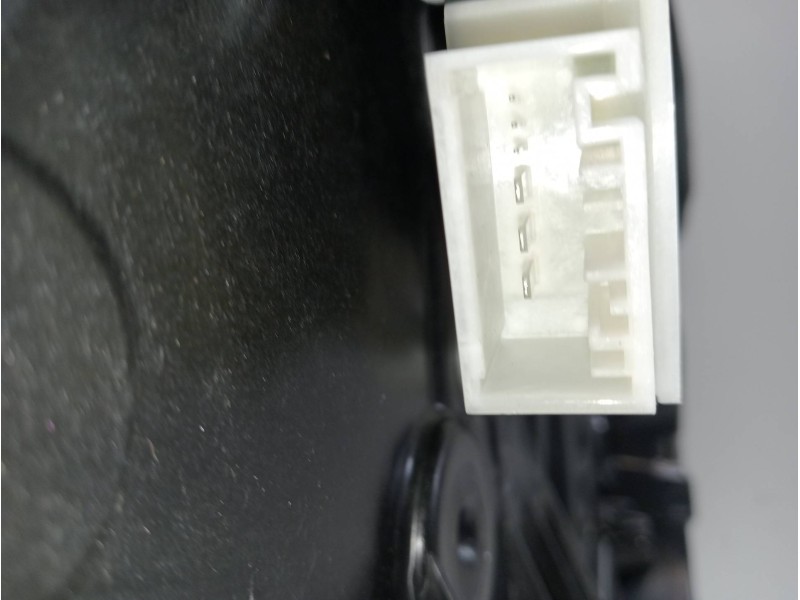 Recambio de elevalunas delantero izquierdo para bmw serie 3 berlina (g20) 320d referencia OEM IAM 743223111 C78183106 4P