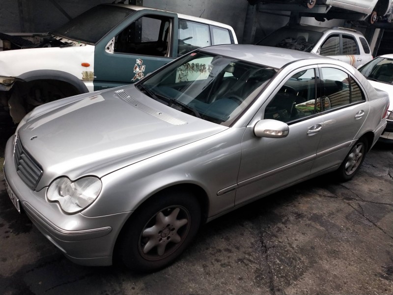 mercedes clase c (w203) berlina del año 2004
