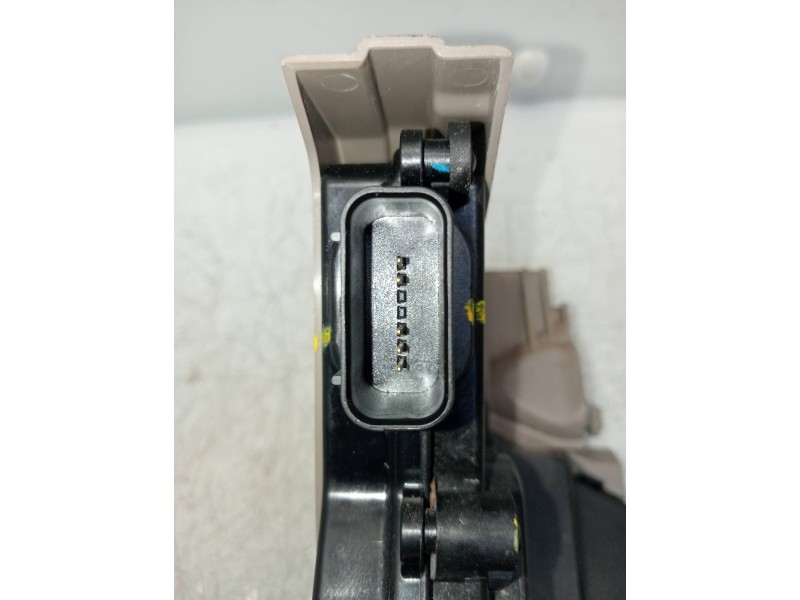 Recambio de motor cierre centralizado delantero izquierdo para kia ceed business referencia OEM IAM 81310J7010  