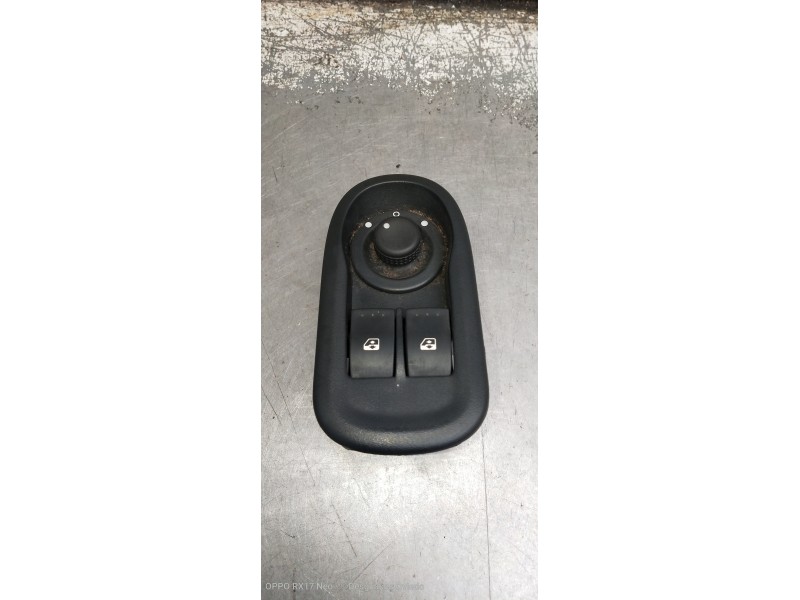 Recambio de mando elevalunas delantero izquierdo para renault kangoo z.e. maxi 2-sitzer referencia OEM IAM   5P