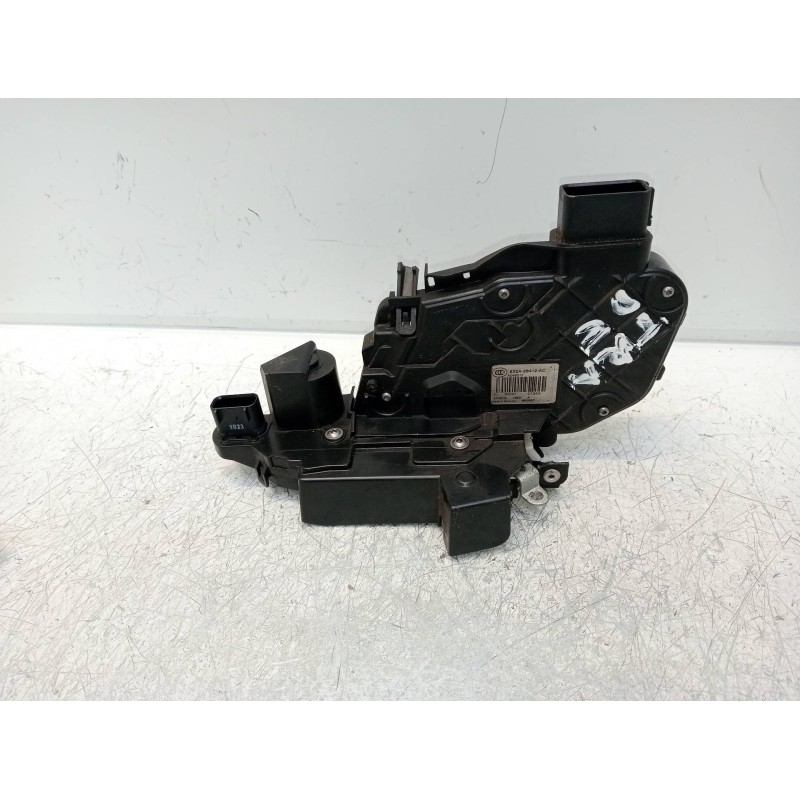 Recambio de motor cierre centralizado trasero derecho para jaguar xj 3.0 v6 diesel cat referencia OEM IAM 6X2A26412AC  4P