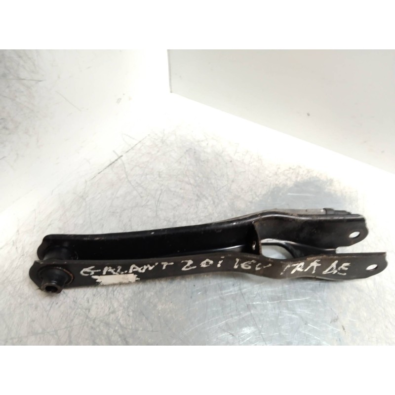 Recambio de brazo suspension inferior trasero derecho para mitsubishi galant berlina (e50) 2000 glsi berlina (4-ptas.) referenci