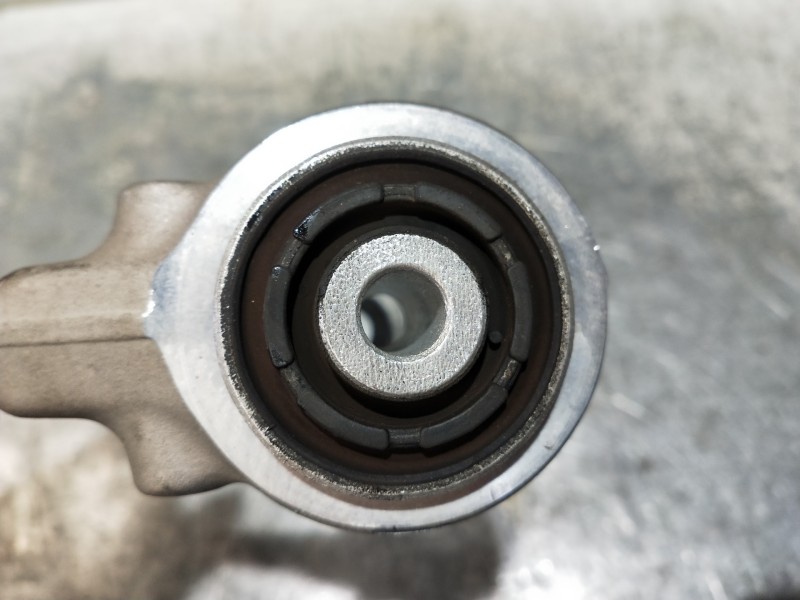 Recambio de brazo suspension superior delantero izquierdo para jaguar xj 3.0 v6 diesel cat referencia OEM IAM   