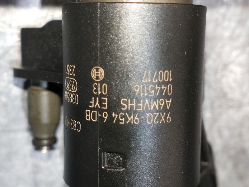 Recambio de inyector para jaguar xj 3.0 v6 diesel cat referencia OEM IAM 0445116013 9X2Q9K546DB BOSCH