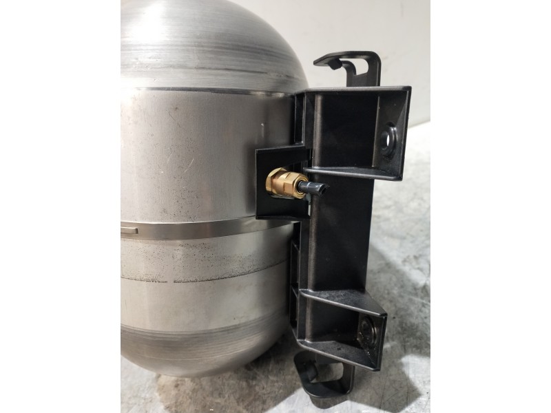 Recambio de deposito suspension para jaguar xj 3.0 v6 diesel cat referencia OEM IAM AW935B709AC A1370Q04 