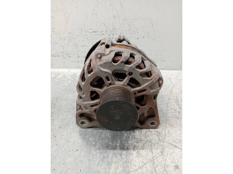 Recambio de alternador para renault clio iv limited referencia OEM IAM 231005300R TG12S341 2724121B