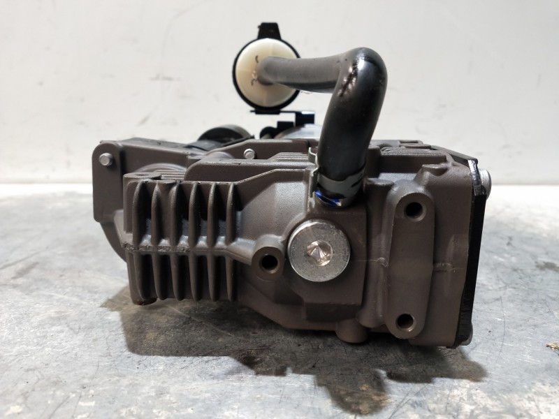 Recambio de bomba suspension para jaguar xj 3.0 v6 diesel cat referencia OEM IAM A1267Q03  