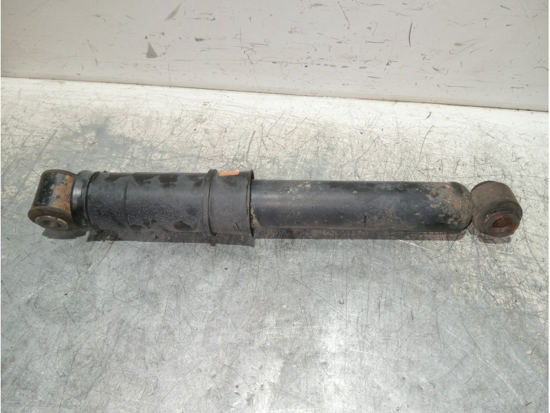 Recambio de amortiguador trasero izquierdo para renault kangoo profesional referencia OEM IAM 562103071R  