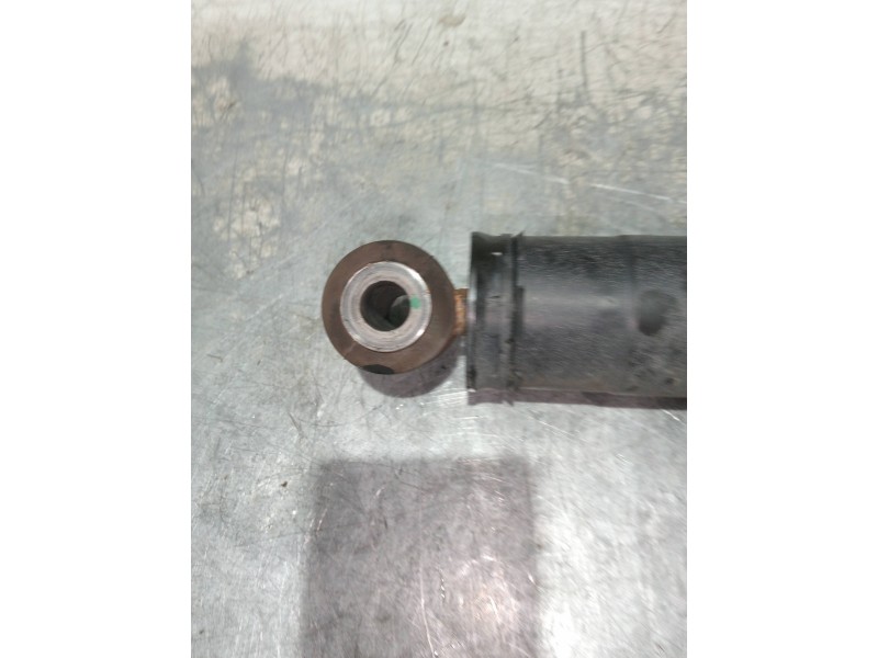 Recambio de amortiguador trasero izquierdo para renault kangoo profesional referencia OEM IAM 562103071R  