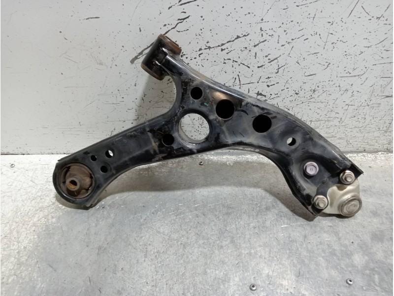 Recambio de brazo suspension inferior delantero izquierdo para toyota c-hr hybrid style plus referencia OEM IAM   
