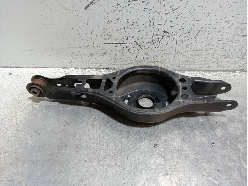 Recambio de brazo suspension inferior trasero izquierdo para toyota c-hr hybrid style plus referencia OEM IAM   