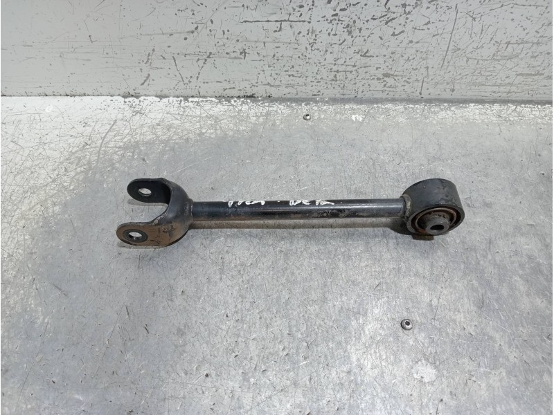Recambio de brazo suspension superior trasero derecho para toyota c-hr hybrid style plus referencia OEM IAM   