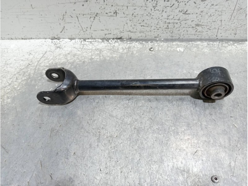 Recambio de brazo suspension superior trasero derecho para toyota c-hr hybrid style plus referencia OEM IAM   