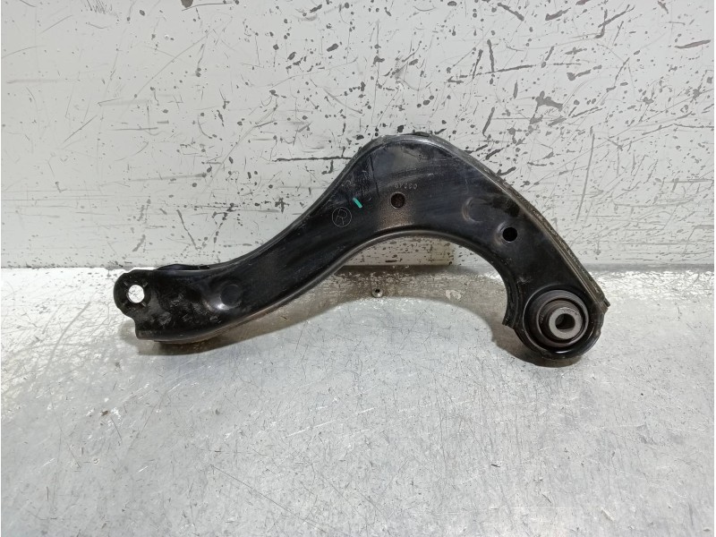 Recambio de brazo suspension superior trasero derecho para toyota c-hr hybrid style plus referencia OEM IAM   