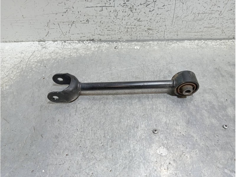 Recambio de brazo suspension superior trasero izquierdo para toyota c-hr hybrid style plus referencia OEM IAM   