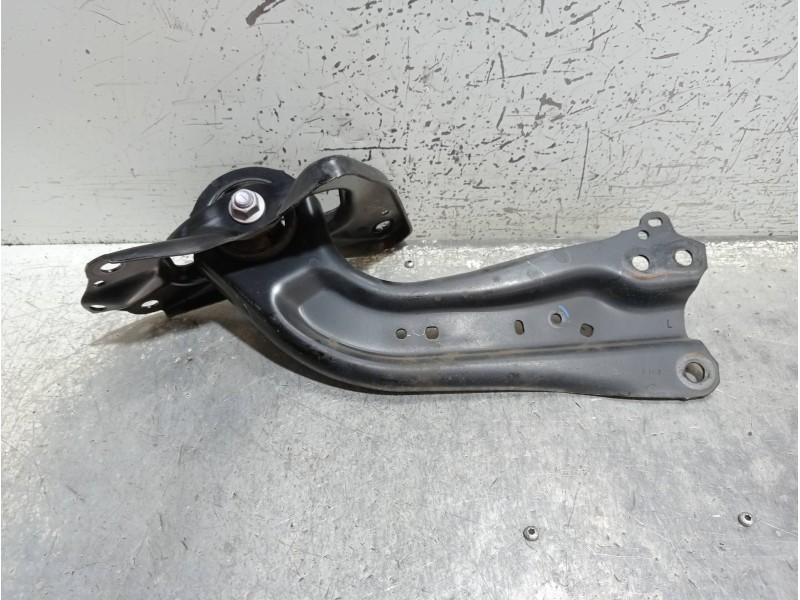 Recambio de brazo suspension superior trasero izquierdo para toyota c-hr hybrid style plus referencia OEM IAM   