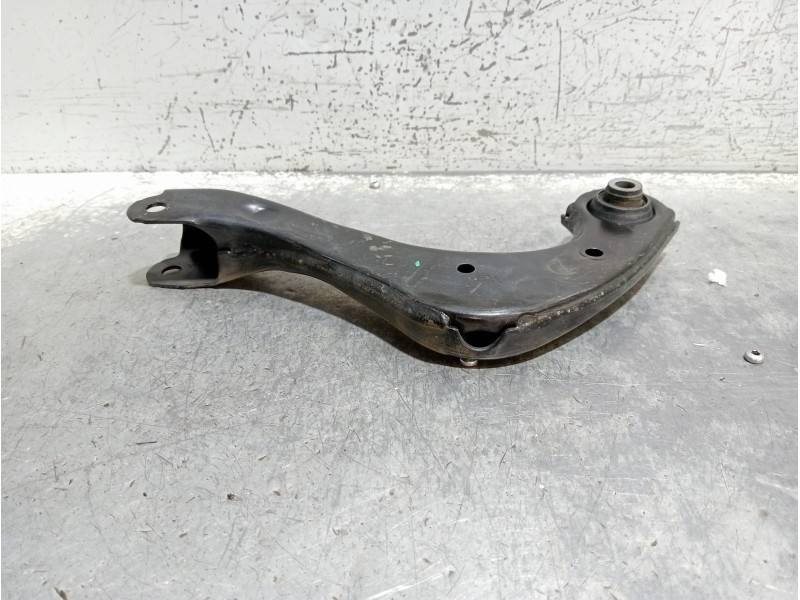 Recambio de brazo suspension superior trasero izquierdo para toyota c-hr hybrid style plus referencia OEM IAM   