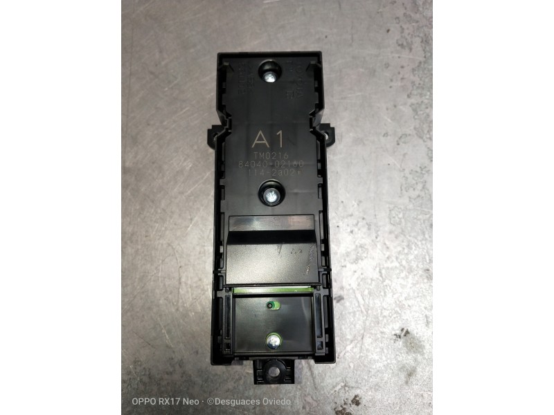 Recambio de mando elevalunas delantero izquierdo para toyota c-hr hybrid style plus referencia OEM IAM 8404002160 TM0216 5P