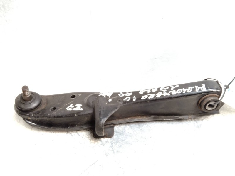 Recambio de brazo suspension inferior trasero izquierdo para mitsubishi montero pinin (h60/h70) 1800 gdi (3-ptas.) referencia OE