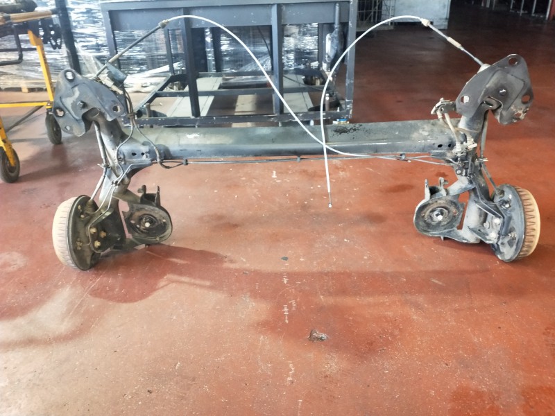 Recambio de puente trasero para renault kangoo profesional referencia OEM IAM   ABS