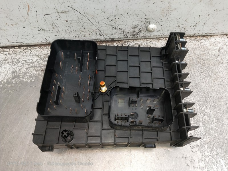 Recambio de caja reles / fusibles para audi a3 (8p) 1.9 tdi ambiente referencia OEM IAM 013949631C 01394932 