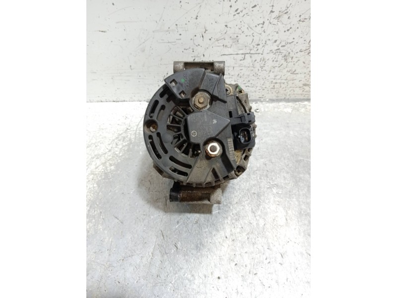 Recambio de alternador para jeep gr.cherokee (wj/wg) 2.7 crd laredo referencia OEM IAM 0124515084 A0121544802 