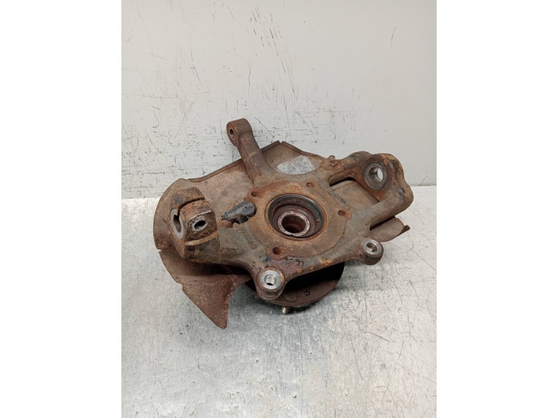 Recambio de mangueta delantera derecha para kia sorento 2.5 crdi vgt ex1 referencia OEM IAM   