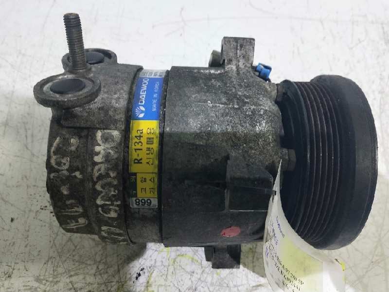 Recambio de compresor aire acondicionado para daewoo nubira berlina 2.0 cat referencia OEM IAM 700668 00062172 